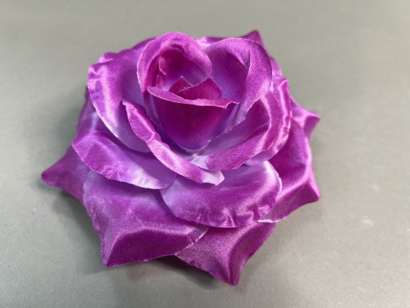 Роза большая атлас 24