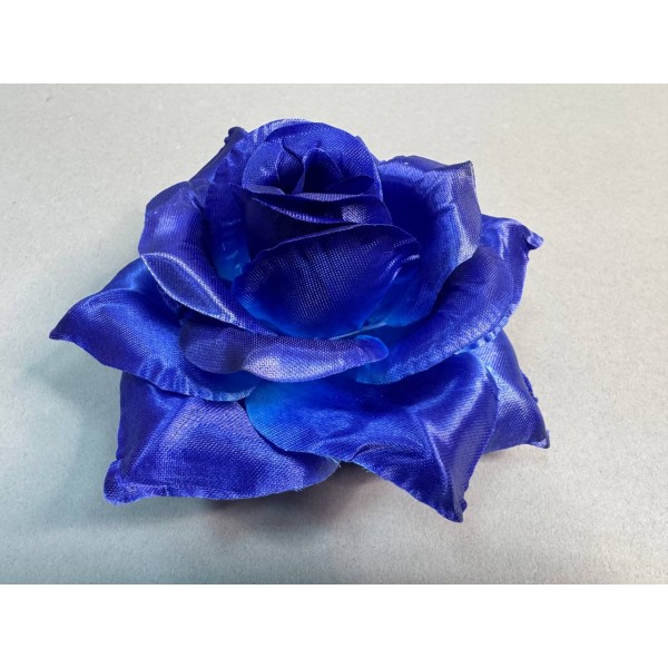 Роза большая атлас 24