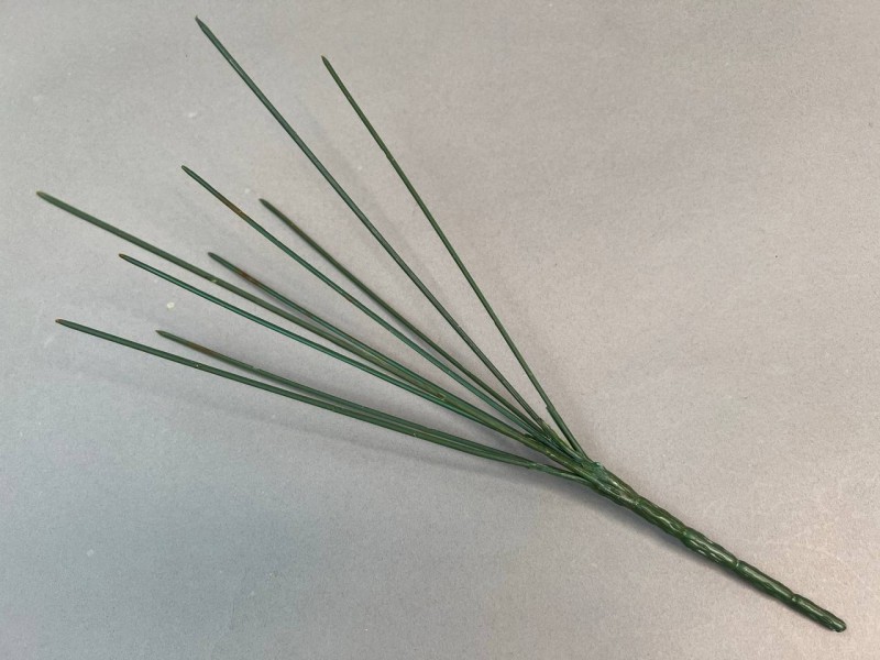 Подбукетник без листа М9/32